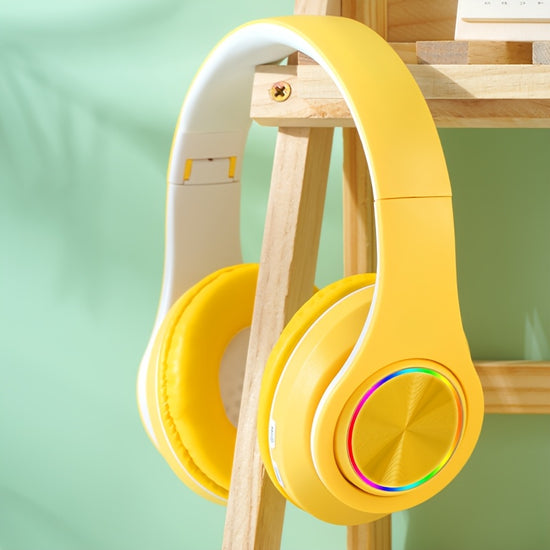 Wear wireless headphones, enjoy good sound quality music, high cost-effectiveness, long battery life, fashionable gaming wireless headphones